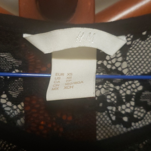 H&M Top - Picture 3 of 3